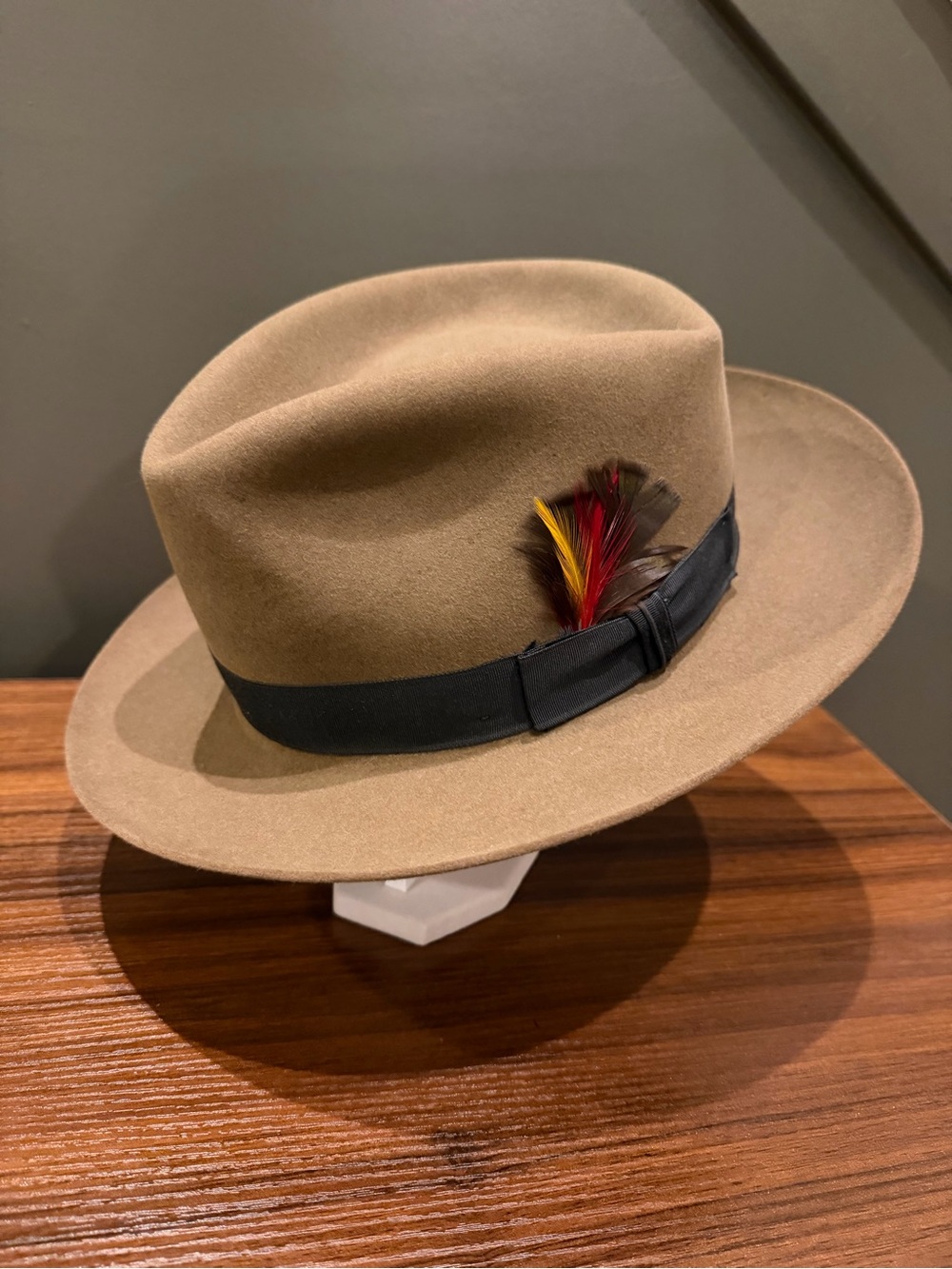 Stetson Downs Bark size 7-1/4 Men's Fedora Hat with Feather Accent